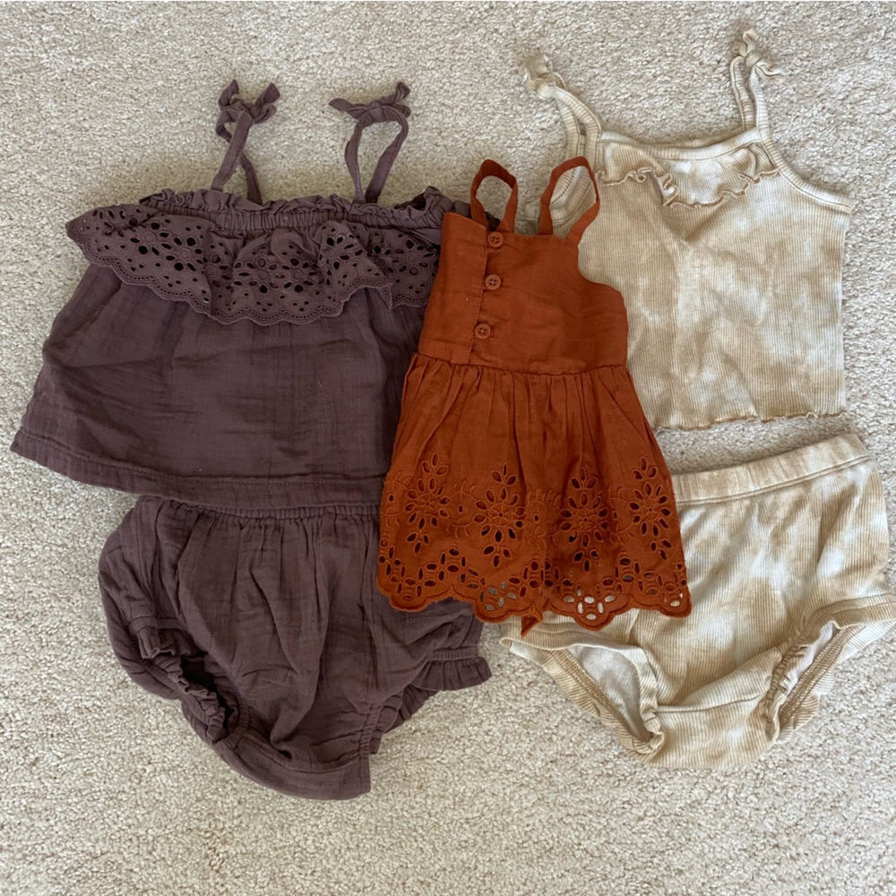 Gap baby bundle size 12-18 months